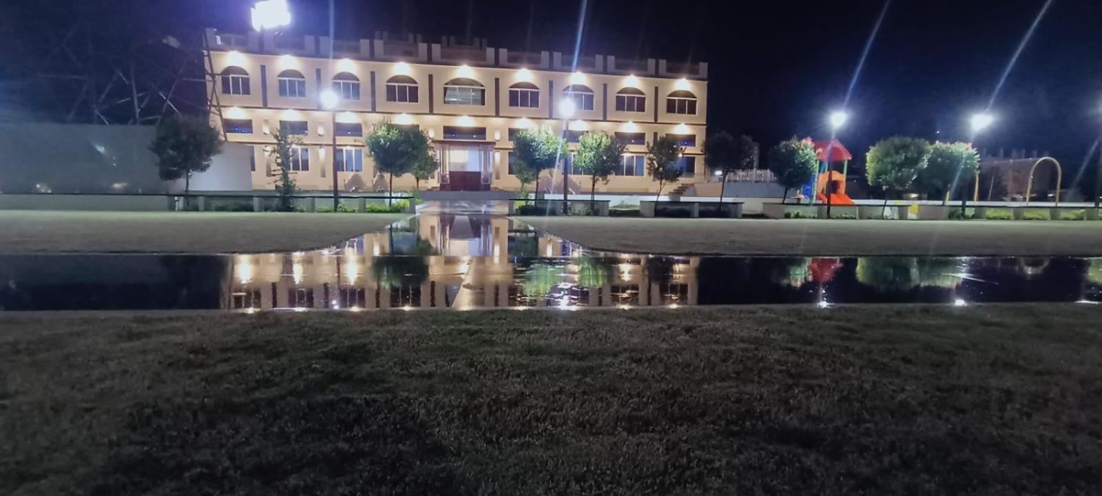 Vedika Garden Hotel Lonavala Exterior foto