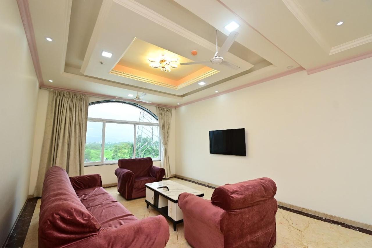 Vedika Garden Hotel Lonavala Exterior foto